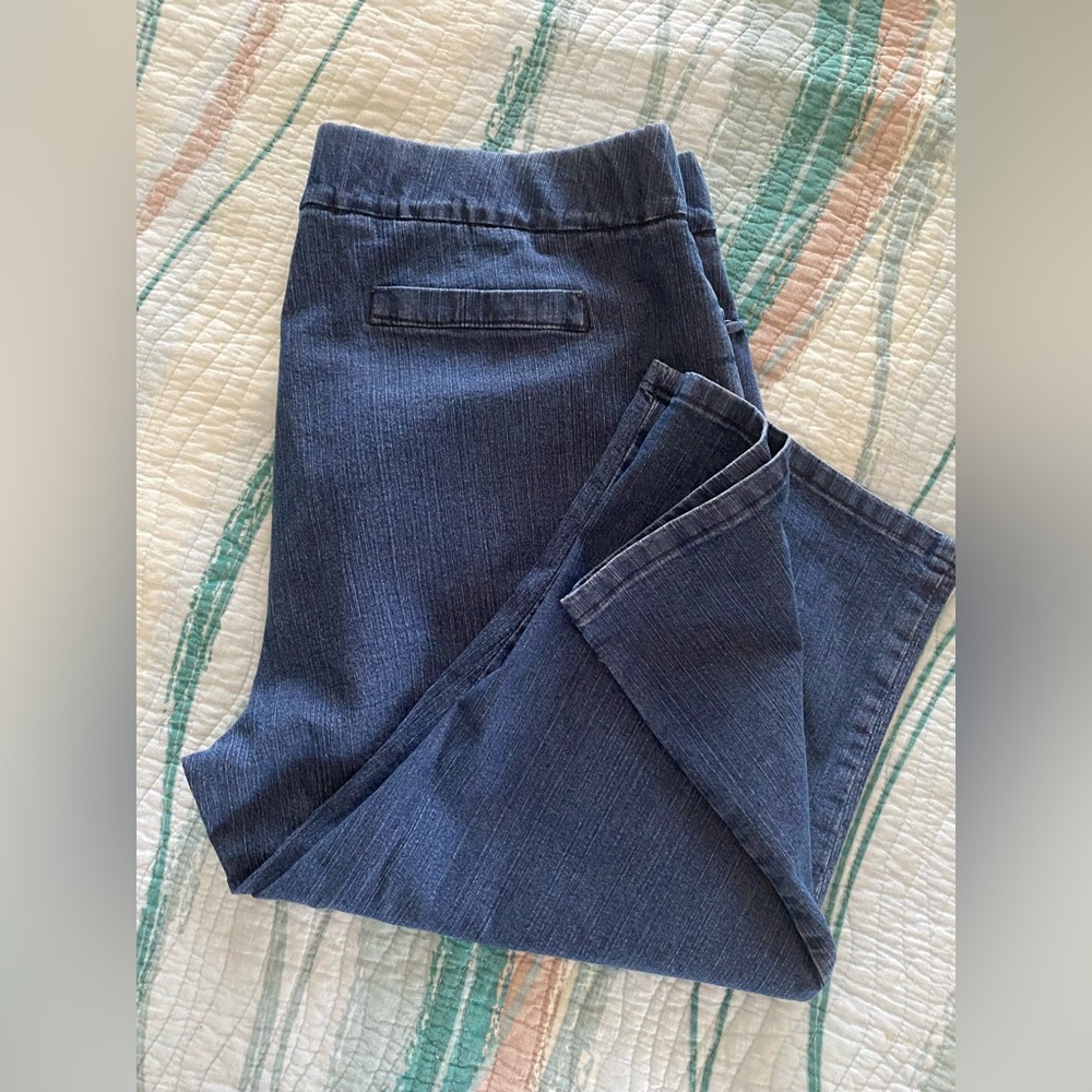 Women's Chic Blue Capri Jeans